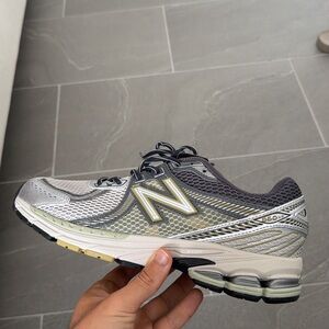 New Balance Shoes - 2023 860v2 Earth